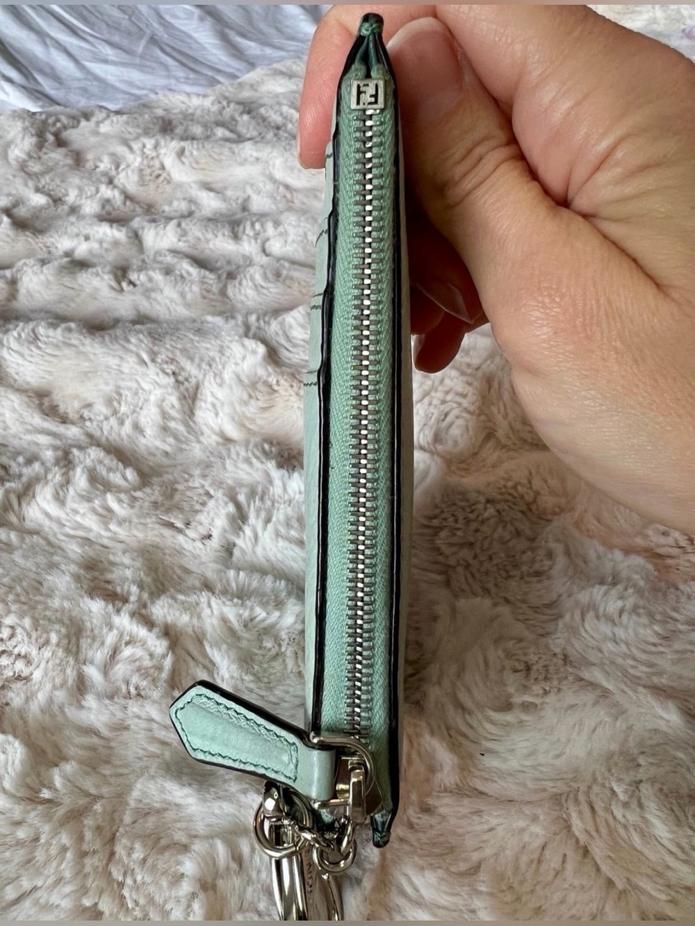 Fendi Mint Green Textured Leather Card Holder/Key Pouch - Picture 7 of 11